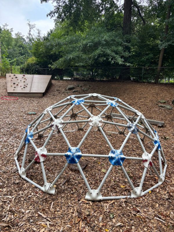 playground-600x800